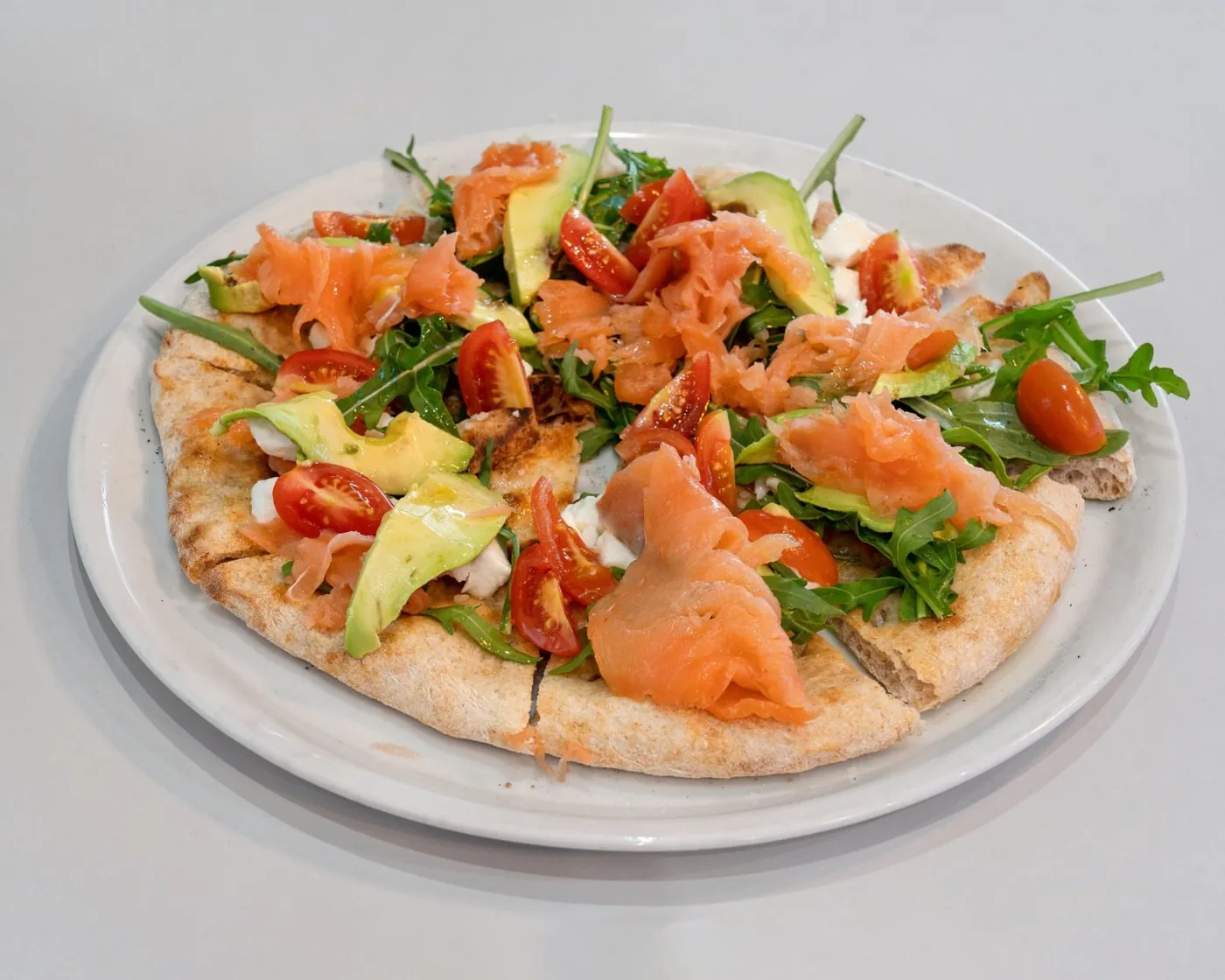 Tosta de salmón con aguacate